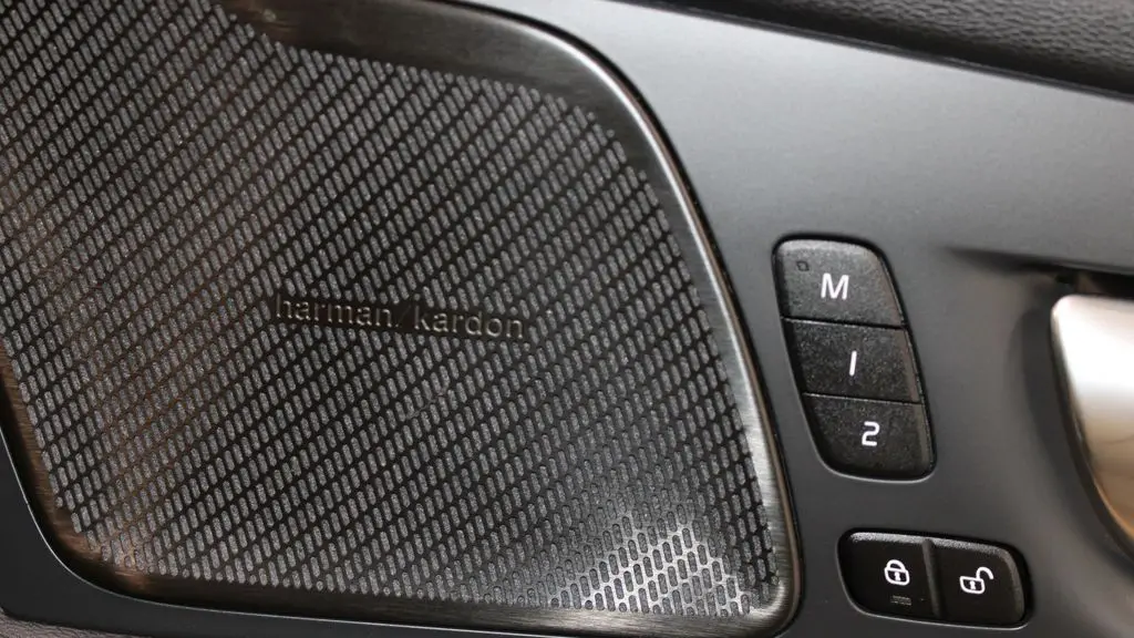 2023 Volvo XC60 B6 Ultimate Bright Theme