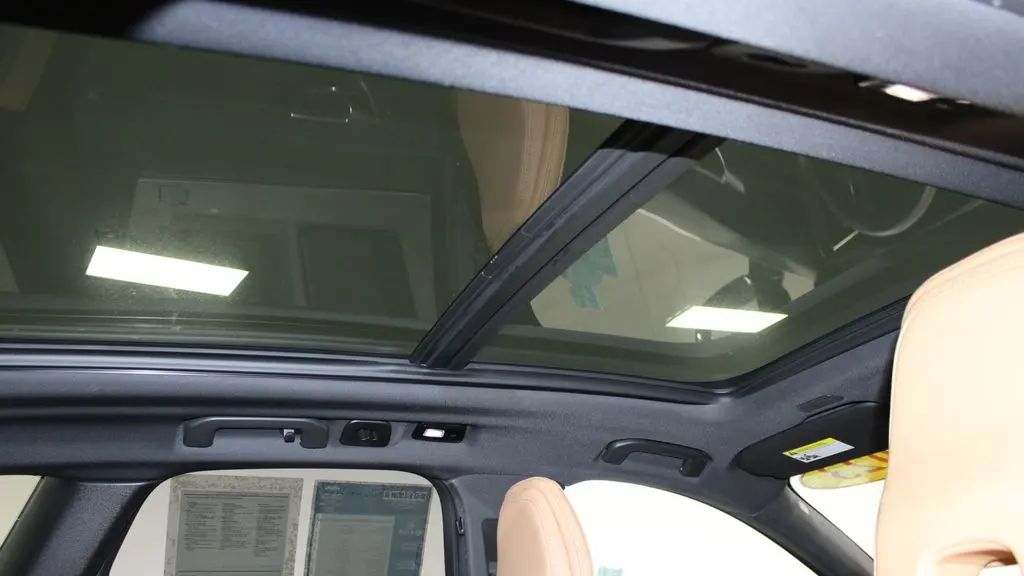2023 Volvo XC60 B6 Ultimate Bright Theme