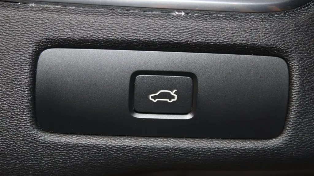2023 Volvo XC60 B6 Ultimate Bright Theme
