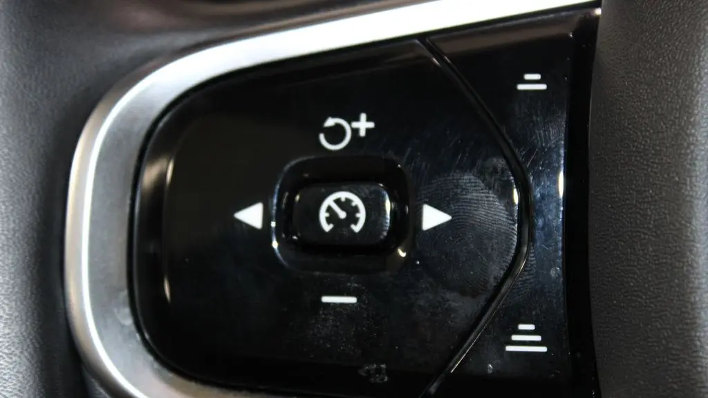 2023 Volvo XC60 B6 Ultimate Bright Theme