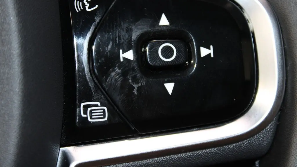 2023 Volvo XC60 B6 Ultimate Bright Theme
