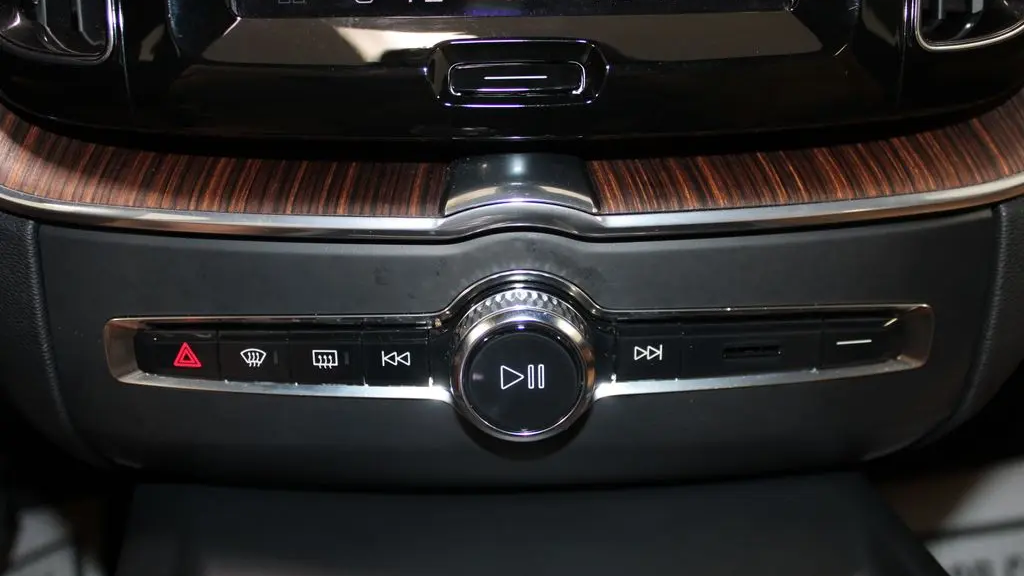 2023 Volvo XC60 B6 Ultimate Bright Theme