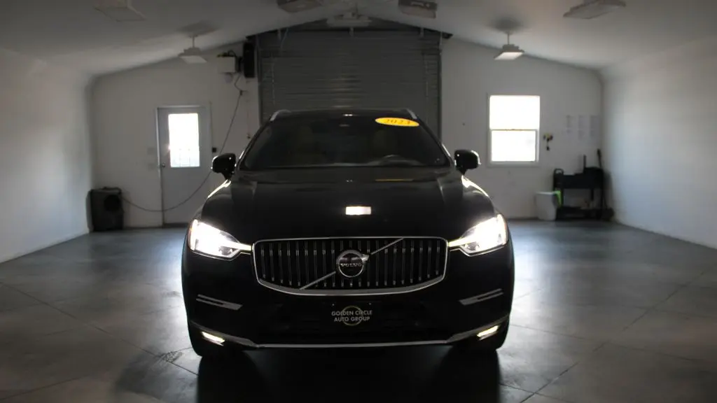 2023 Volvo XC60 B6 Ultimate Bright Theme