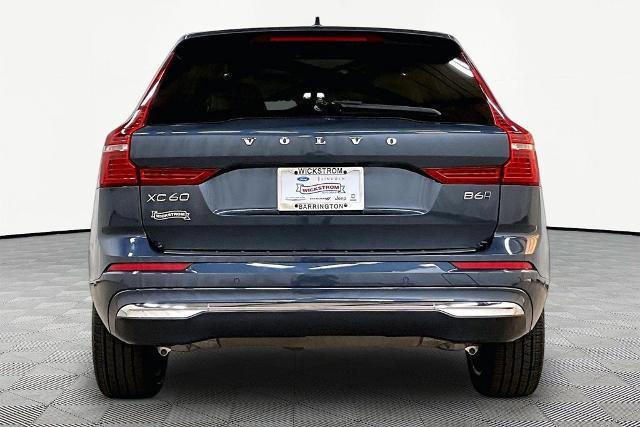 2022 Volvo XC60 - $32,903