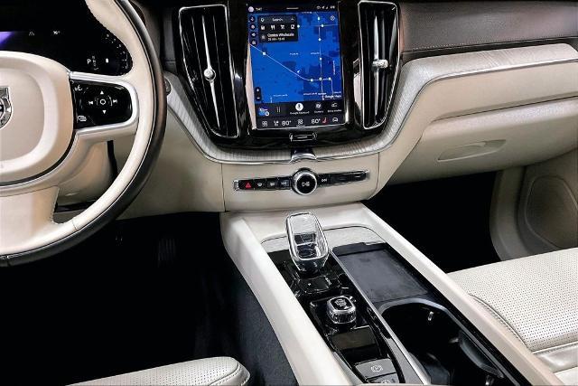 2022 Volvo XC60 - $32,903