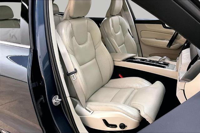 2022 Volvo XC60 - $32,903