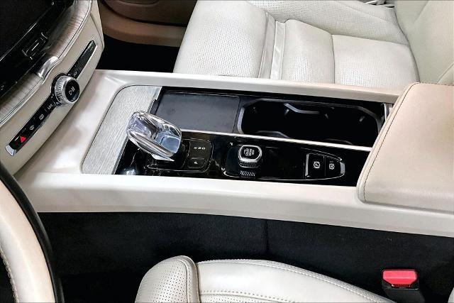 2022 Volvo XC60 - $32,903