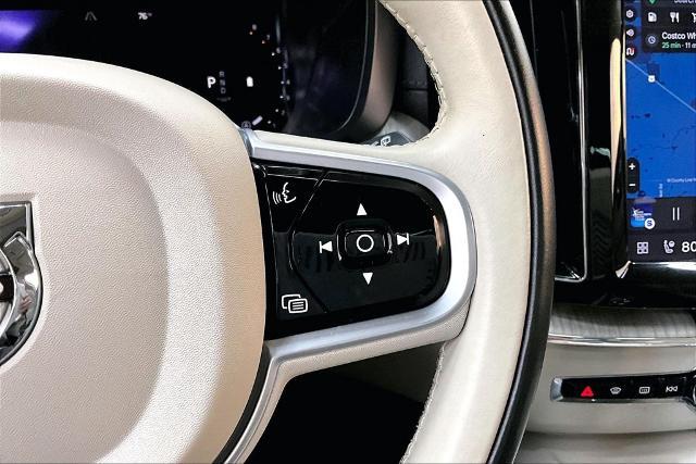 2022 Volvo XC60 - $32,903
