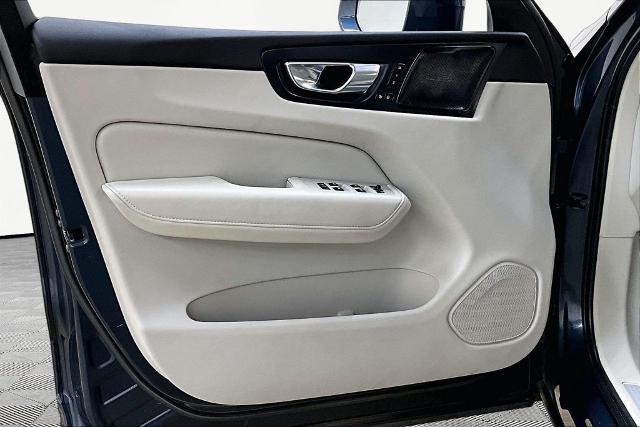 2022 Volvo XC60 - $32,903