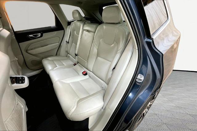 2022 Volvo XC60 - $32,903