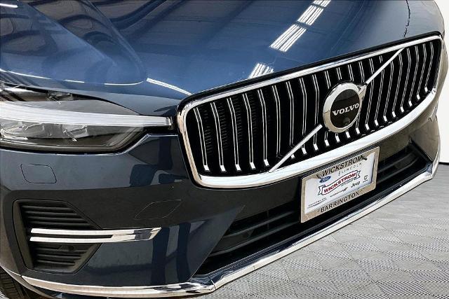 2022 Volvo XC60 - $32,903