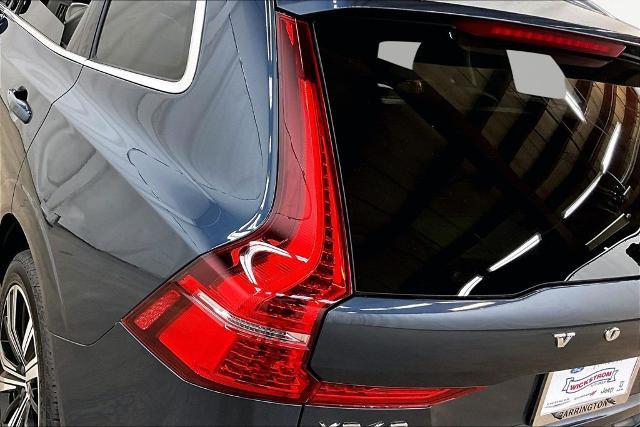 2022 Volvo XC60 - $32,903