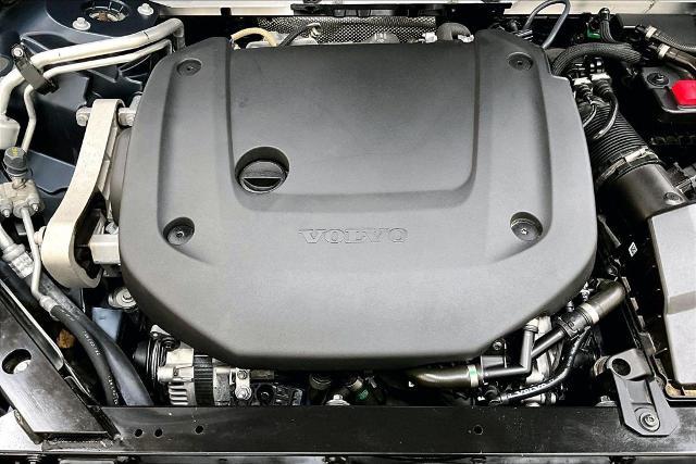 2022 Volvo XC60 - $32,903