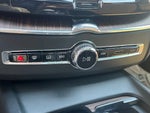 2022 XC60 Thumbnail 11