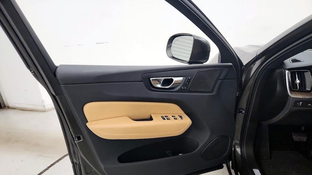 2022 Volvo XC60 B6 Inscription