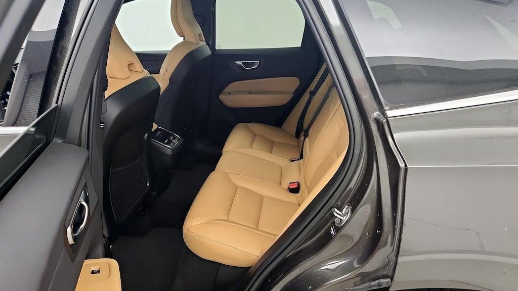2022 Volvo XC60 B6 Inscription