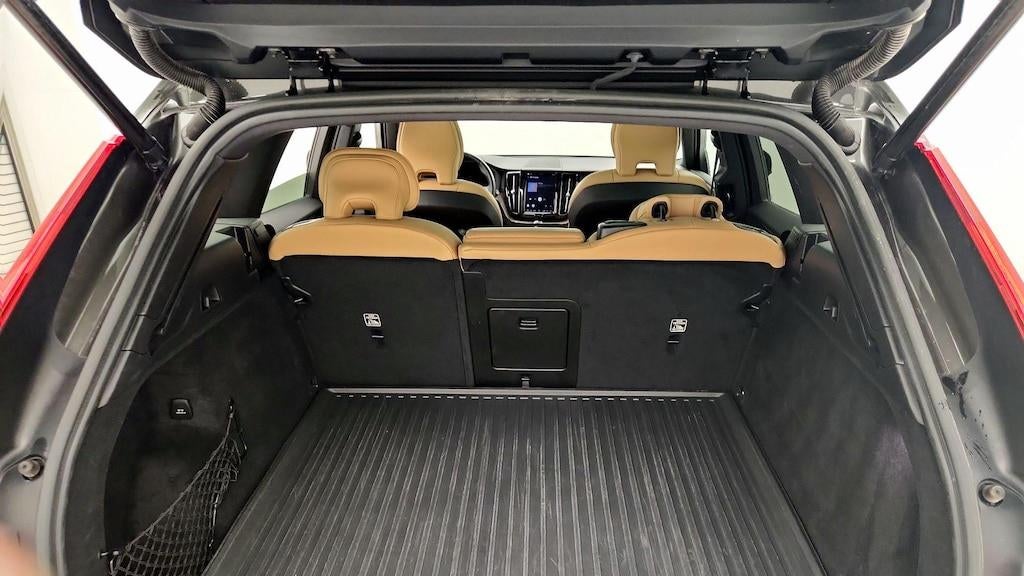 2022 Volvo XC60 B6 Inscription