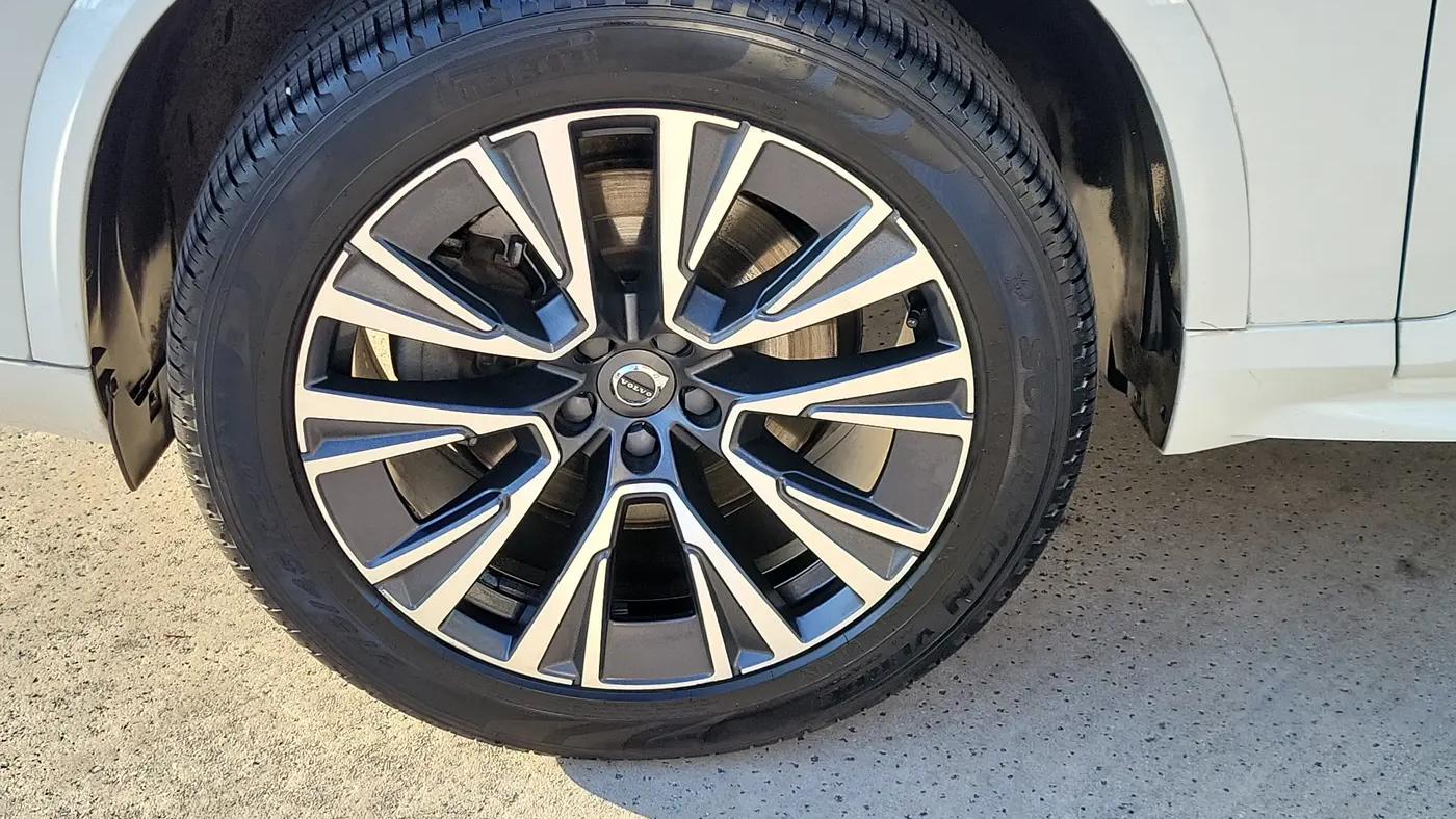 2022 Volvo XC90 T5 Momentum