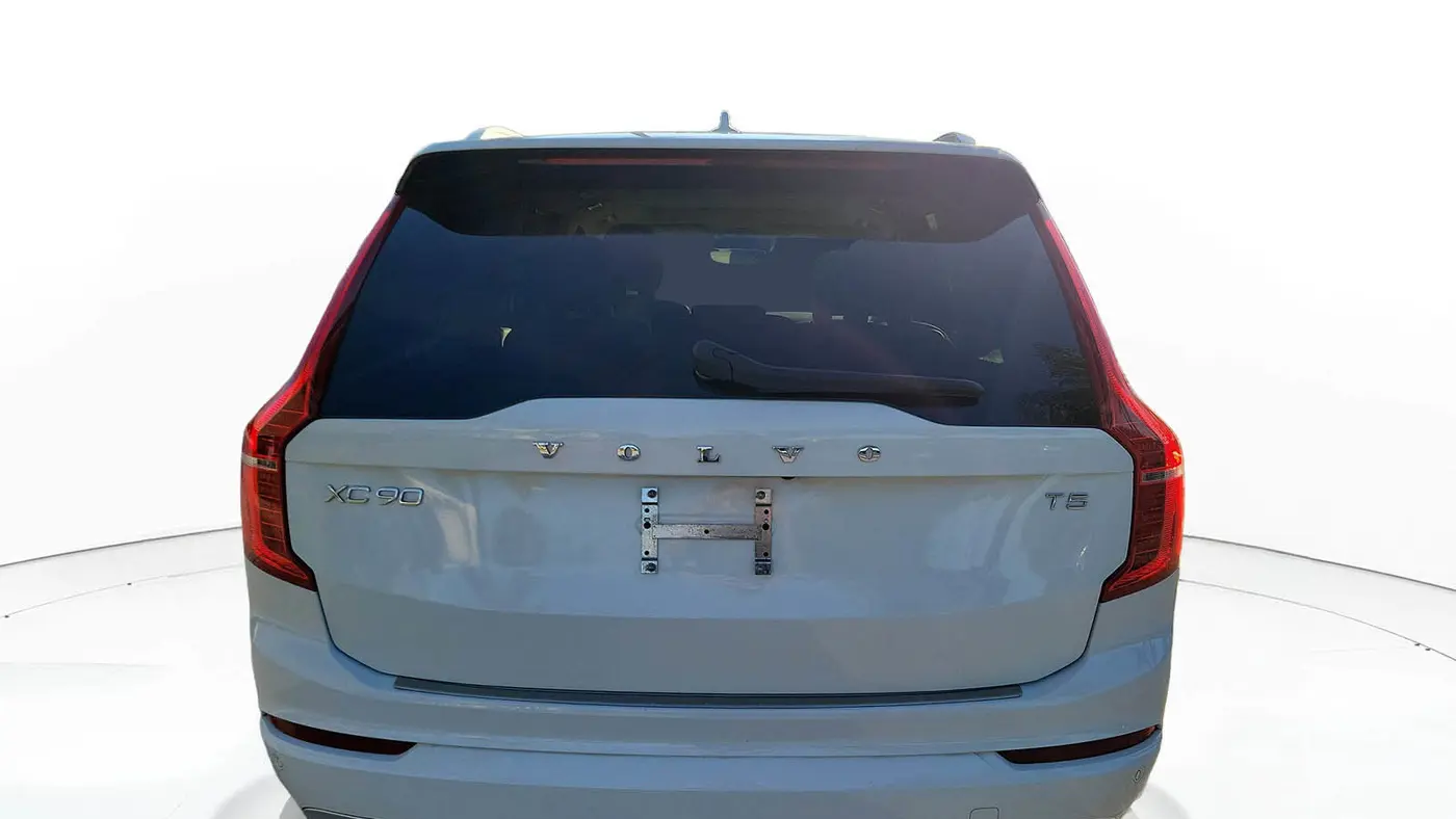 2022 Volvo XC90 T5 Momentum