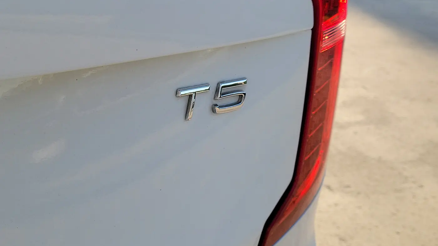 2022 Volvo XC90 T5 Momentum