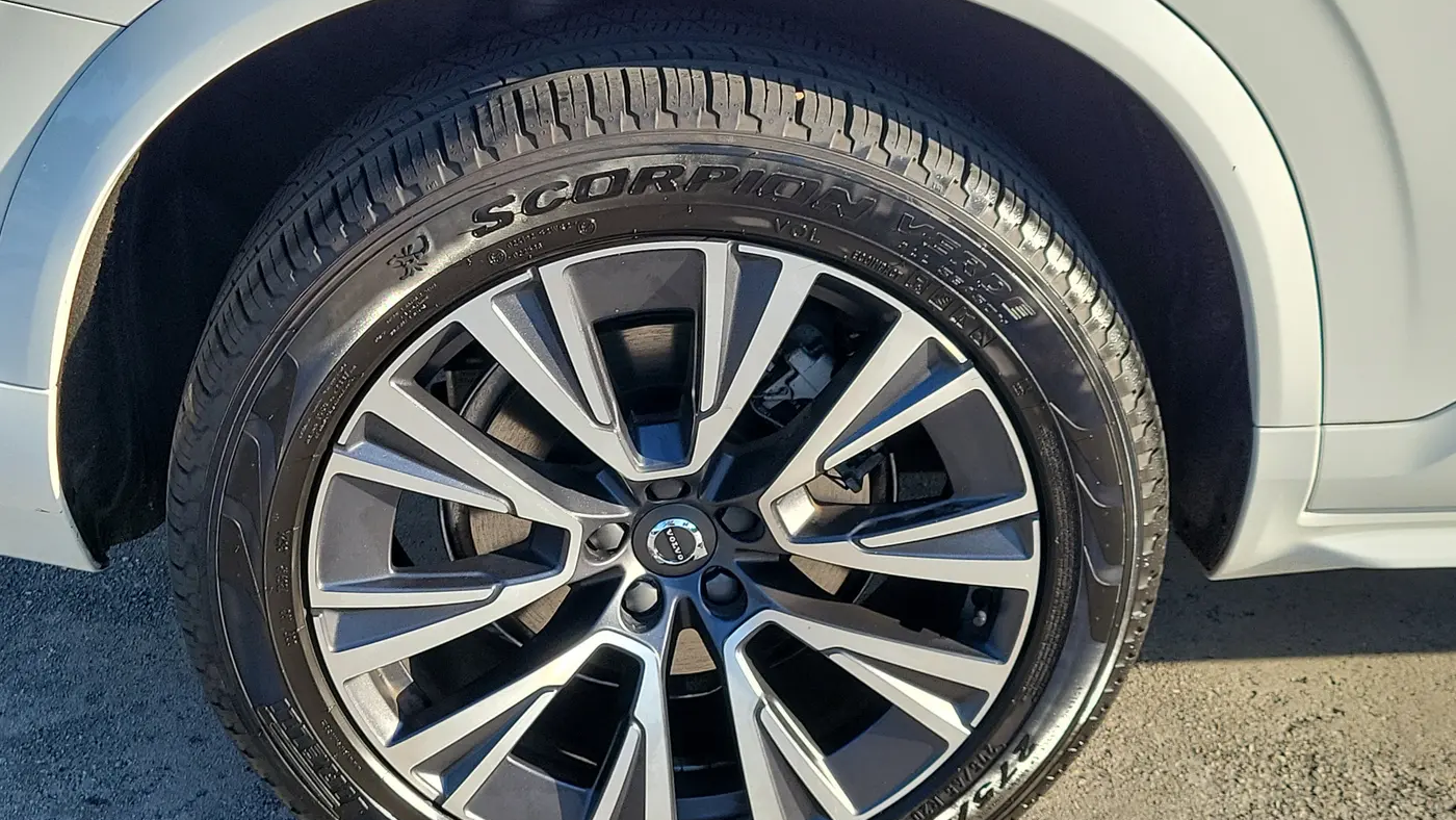 2022 Volvo XC90 T5 Momentum