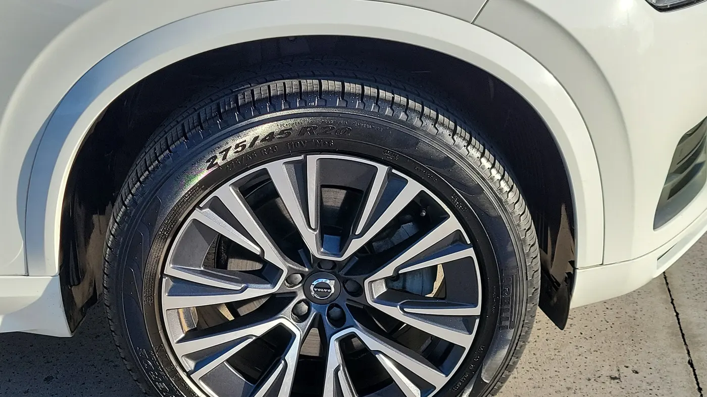 2022 Volvo XC90 T5 Momentum