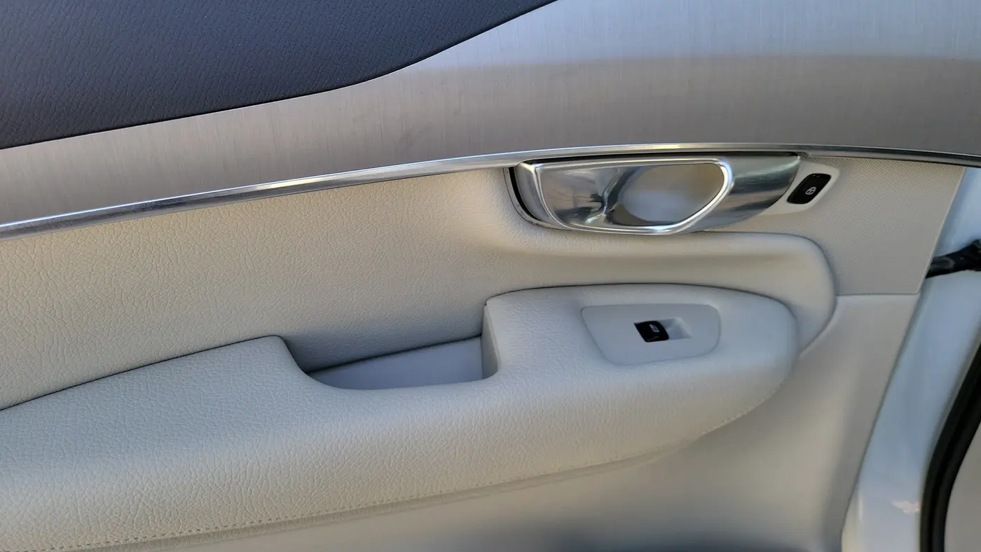 2022 Volvo XC90 T5 Momentum