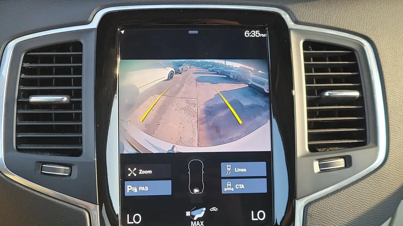 2022 Volvo XC90 T5 Momentum