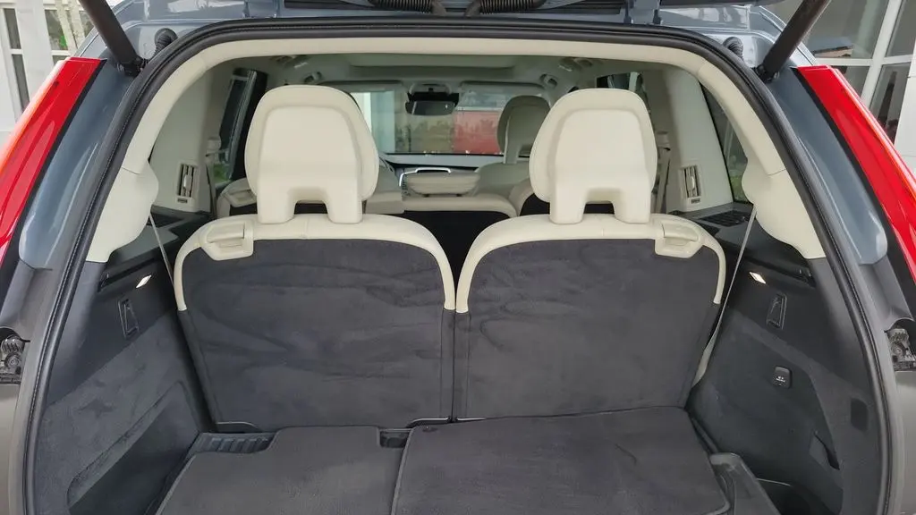 2020 Volvo XC90 T5 Momentum