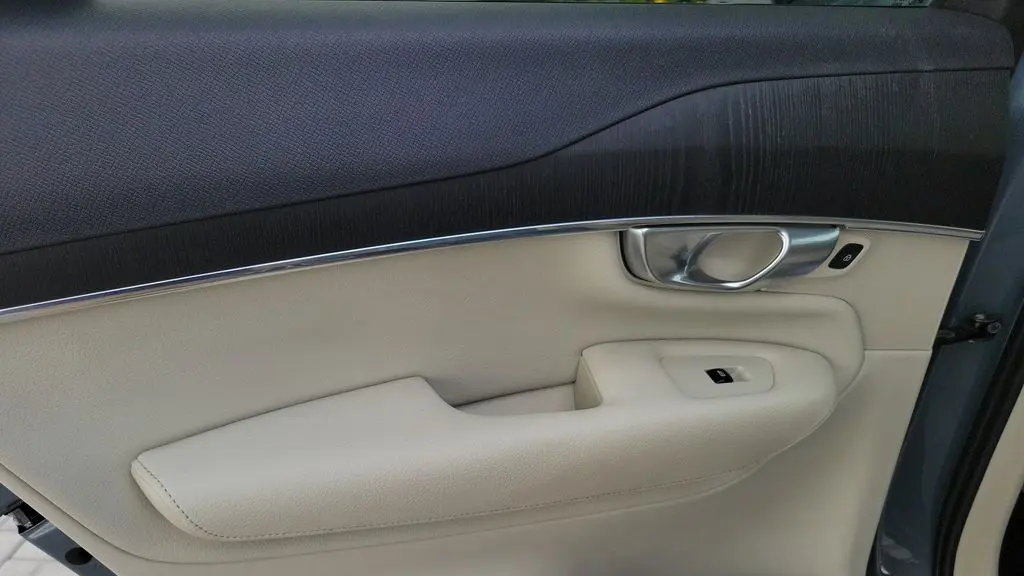 2020 Volvo XC90 T5 Momentum