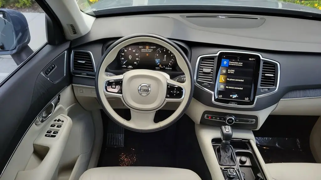2020 Volvo XC90 T5 Momentum