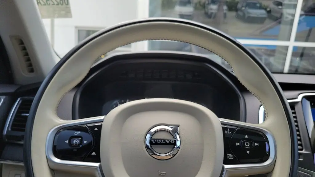 2020 Volvo XC90 T5 Momentum