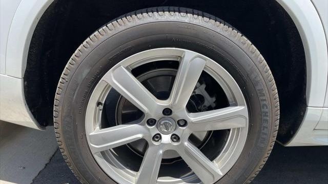 2021 Volvo XC90 T5 Momentum
