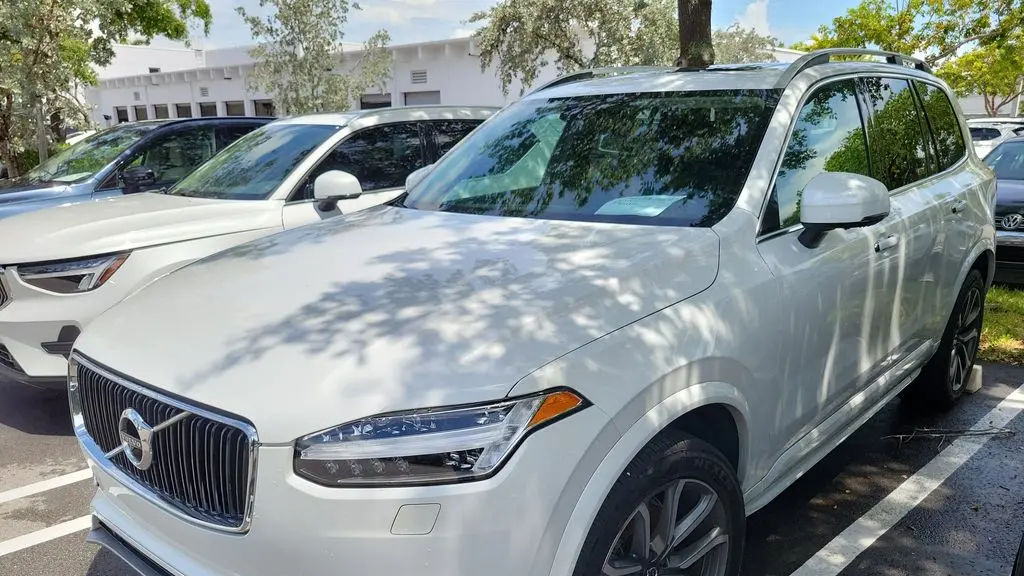 2019 Volvo XC90 T5 Momentum