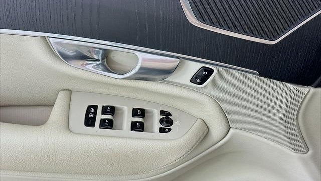2020 Volvo XC90 T5 Momentum