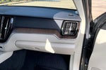 2021 XC60 Thumbnail 18