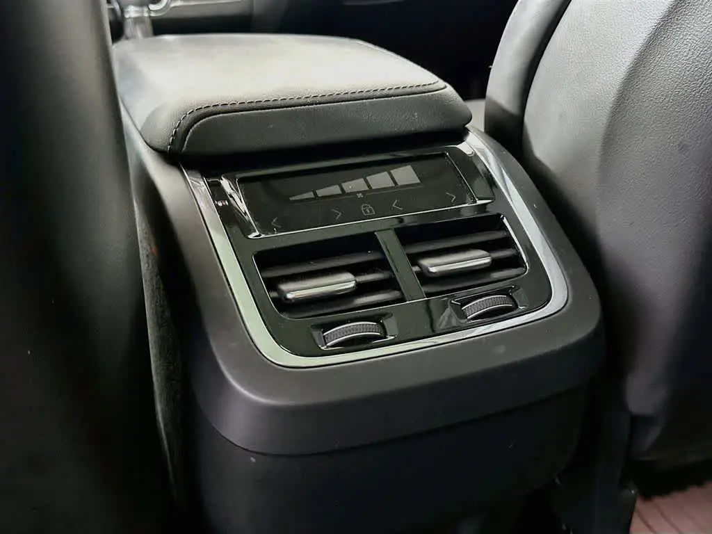 2021 Volvo XC60 - $21,819