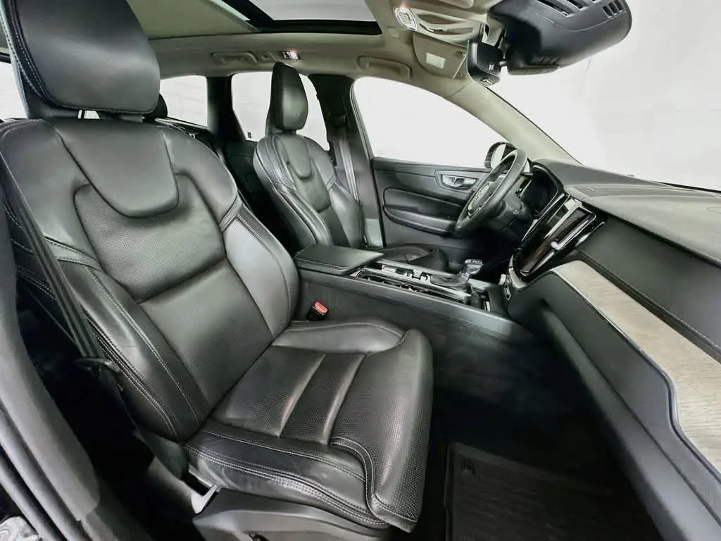 2021 Volvo XC60 - $21,819