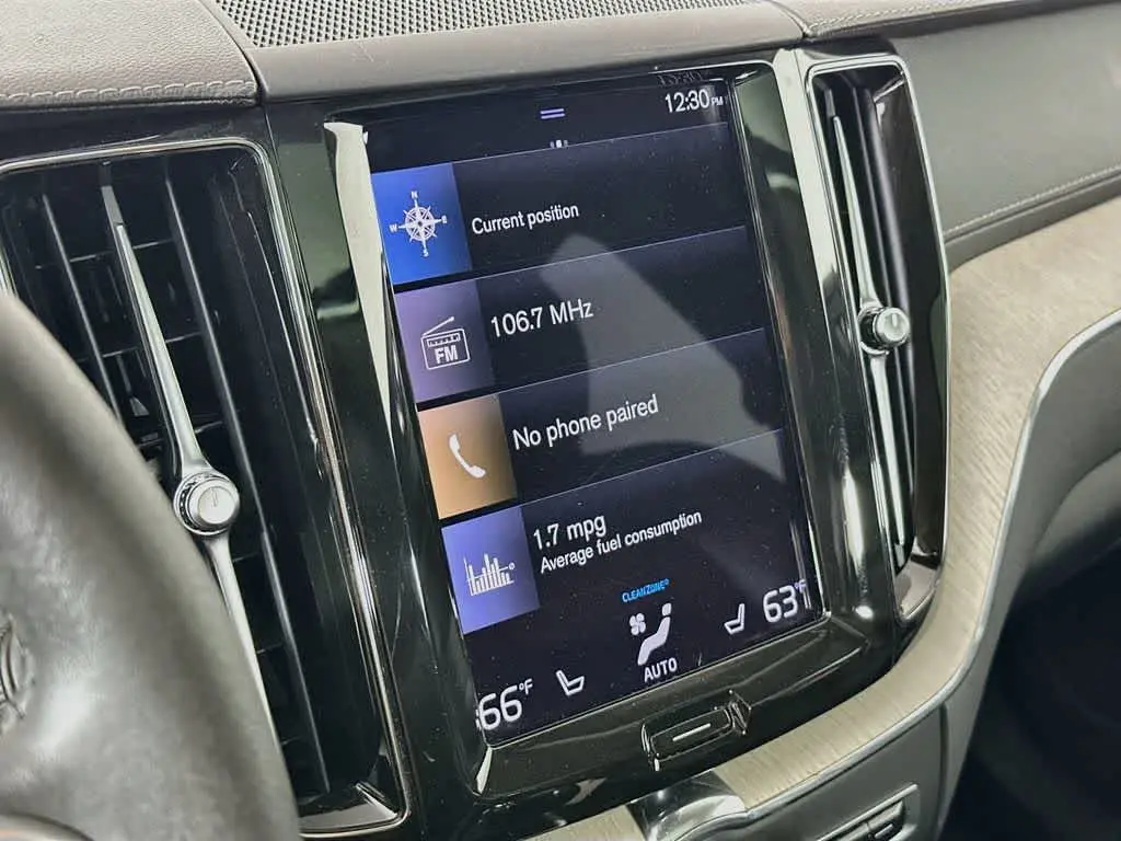 2021 Volvo XC60 - $21,819