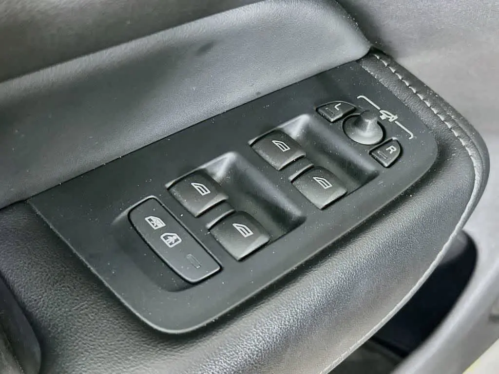 2021 Volvo XC60 - $21,819