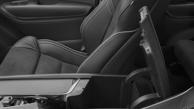 2018 Volvo XC90 T5 R-Design 5-Passenger