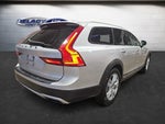 2018 V90 Cross Country Thumbnail 5