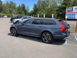 2018 V90 Cross Country Thumbnail 3