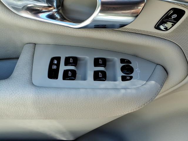 2020 Volvo XC90 - $24,400