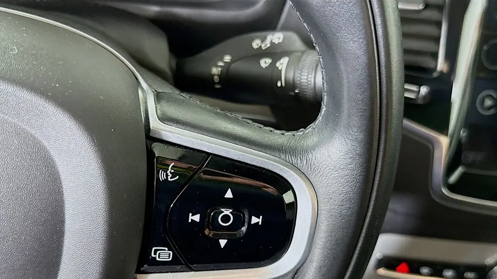 2021 Volvo XC90 T5 Momentum