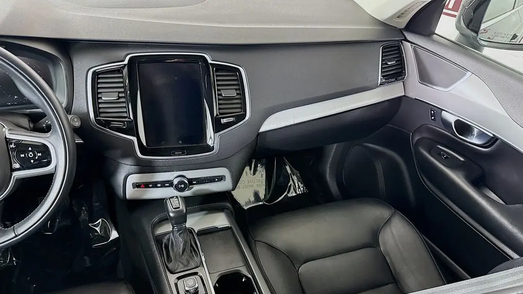 2021 Volvo XC90 T5 Momentum