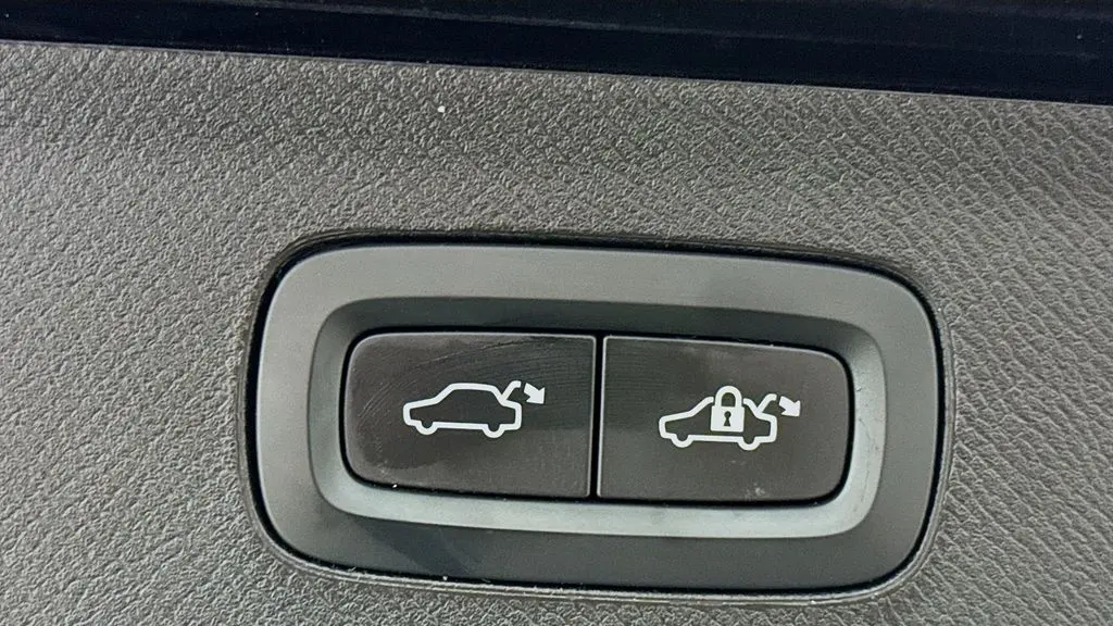 2021 Volvo XC90 T5 Momentum