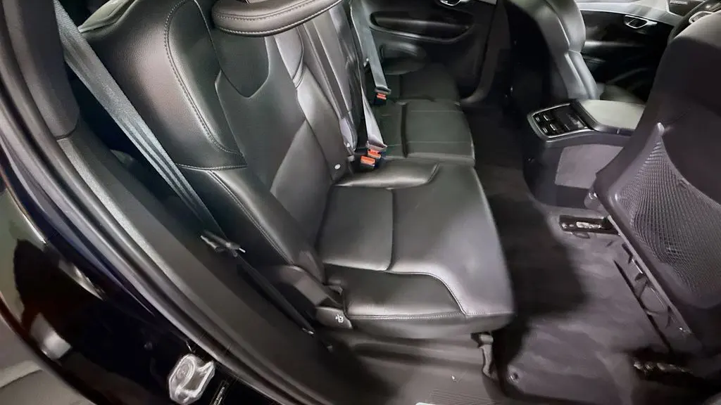 2021 Volvo XC90 T5 Momentum