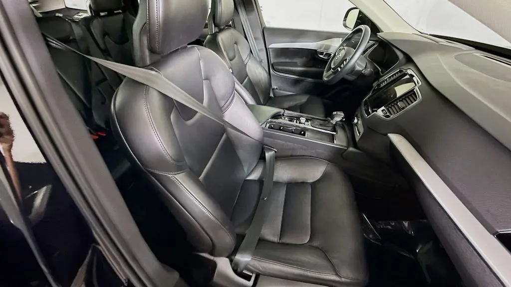 2021 Volvo XC90 T5 Momentum