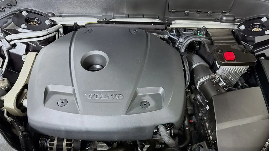 2021 Volvo XC90 T5 Momentum